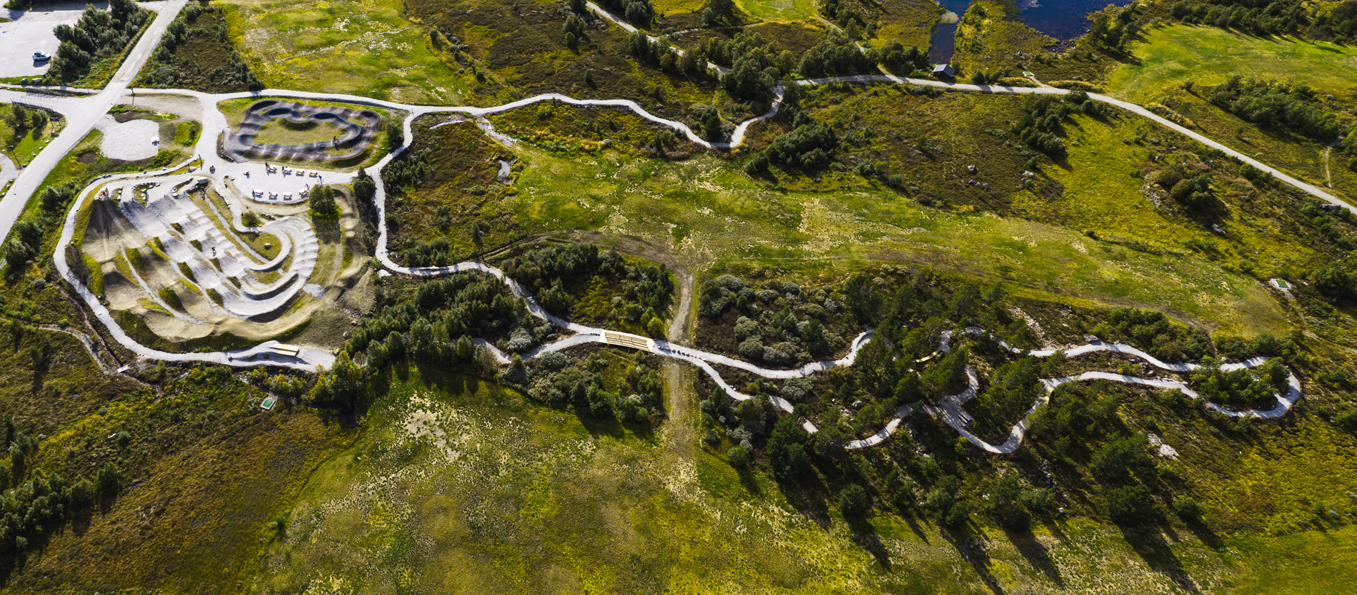 Dronebilde av sykkelbane på Geilo