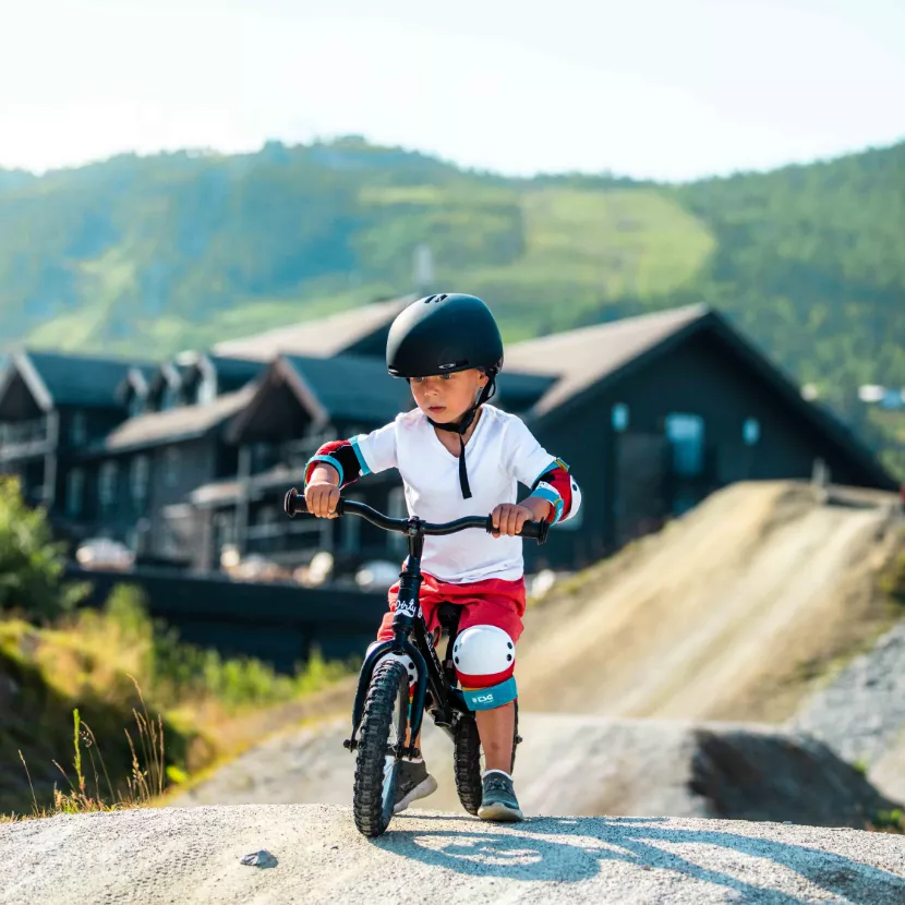 Ingenting er bedre enn et hotell som tilrettelegger for aktivitet! Geilo tilbyr en stor mengde aktiviteter, og på Vestlia Resort har vi også bygget en pump track rett utenfor hotellet.
